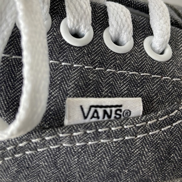 VANS•GRAY CANVAS•WOMENS 9 / MENS 7.5 - Picture 4 of 6